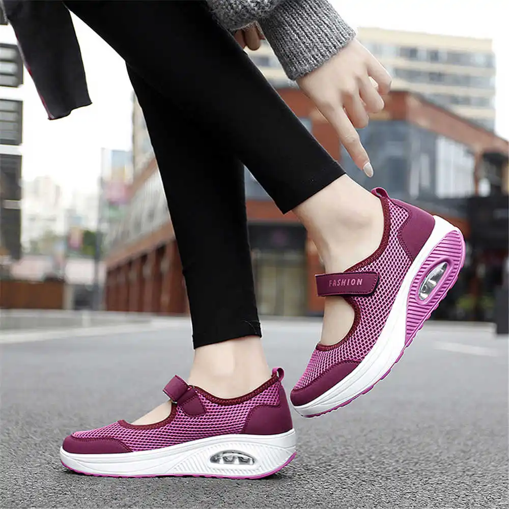 36-41 Demi-season Colored Snea - đánh giá và giá Wedding Supply Resale